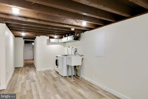 a view of utility room