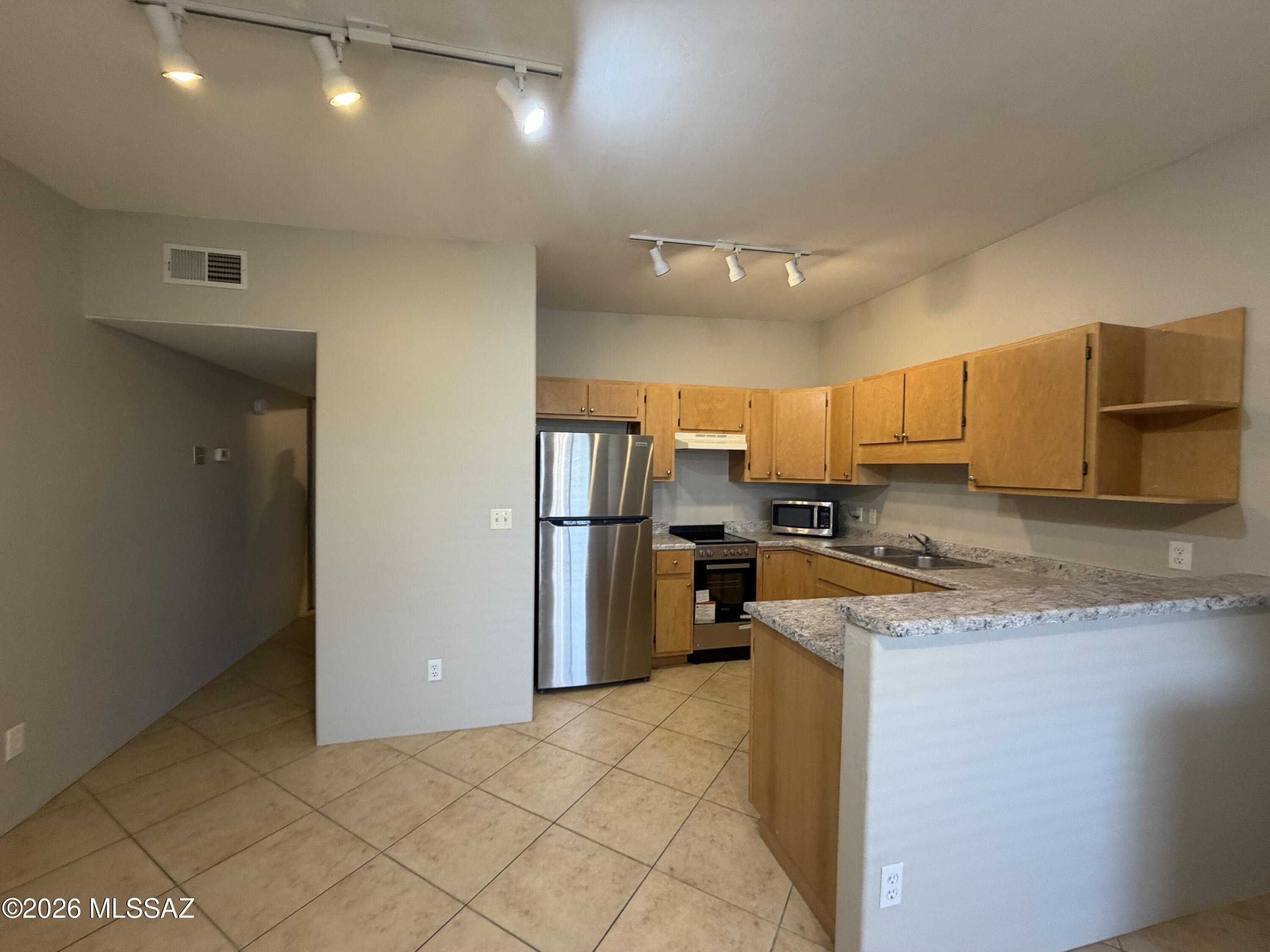 311 West Pastime Road, Unit 1 Tucson, AZ 85705 - Photo 5 of 11