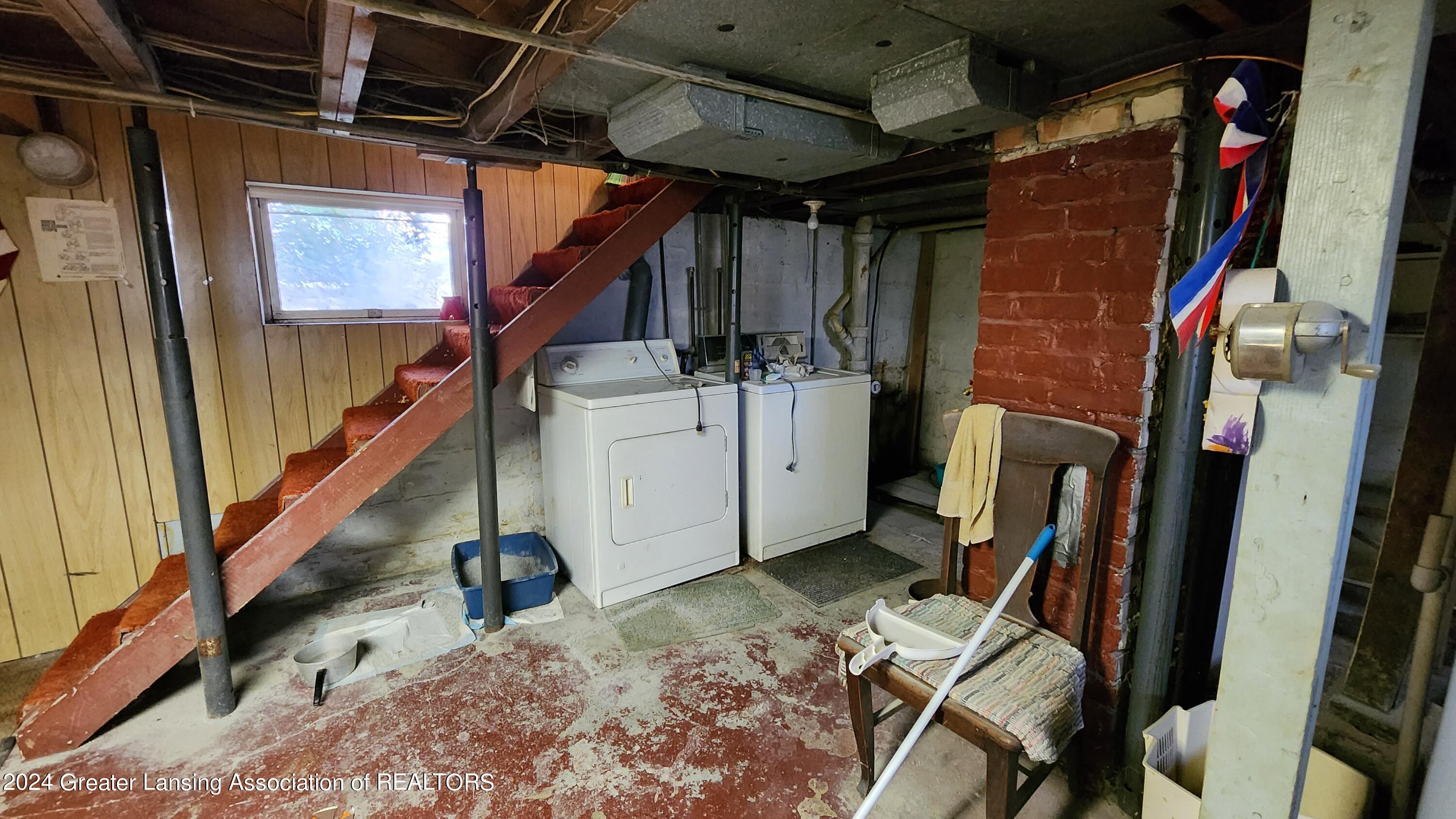 401 East Rouse Street Lansing, MI 48910 - Photo 17 of 21 20240701_104346