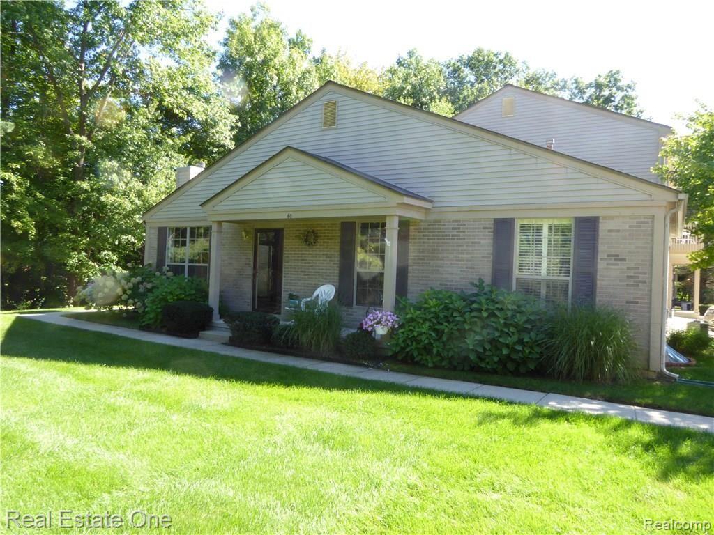 60-1 Pine Tree Ridge, Unit 23 Waterford, MI 48327 - Photo 1 of 23 2016-09-20 03.06