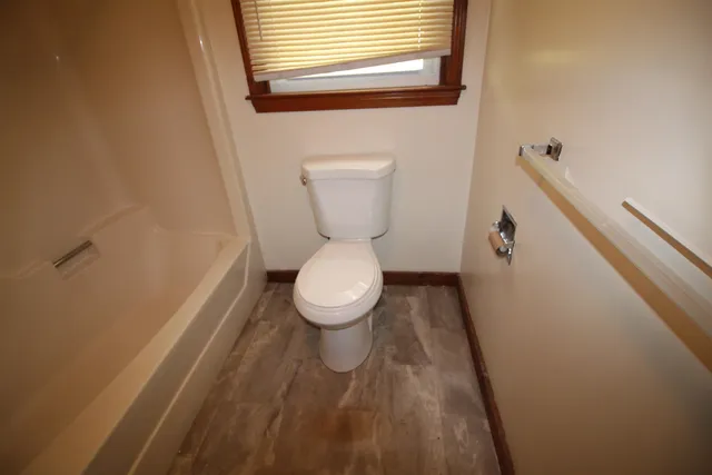 $1,900 | 84 Franklin Street, Unit 3, Derry, NH 03038