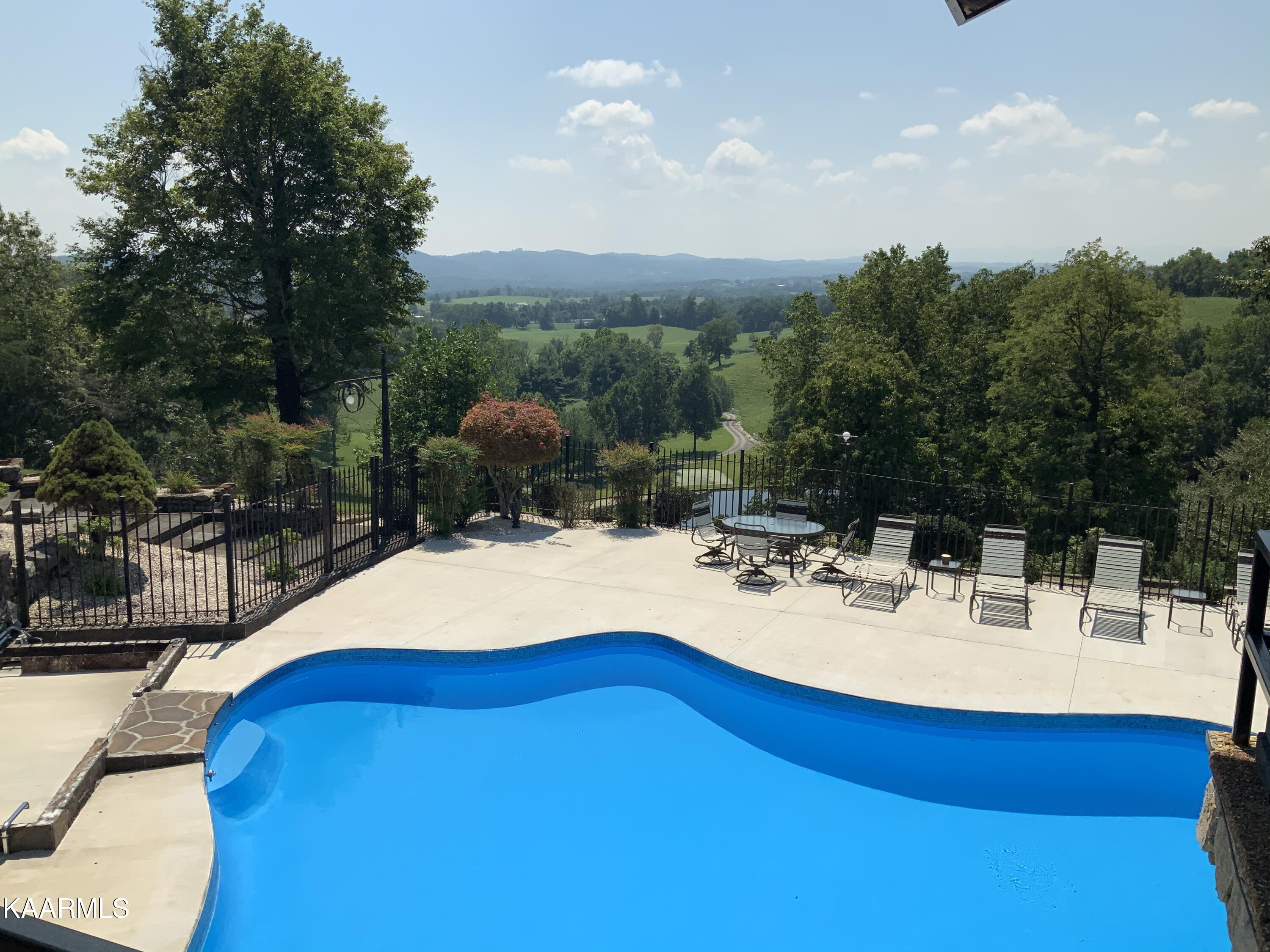 975 Doaks Creek Road Speedwell, TN 37870 - Photo 10 of 21 E5529CD9-BA64-4317-A003-AC724ADA10EE