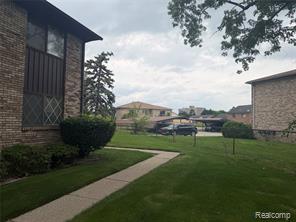 270 East Thirteen Mile Road, Unit 34 Madison Heights, MI 48071 - Photo 13 of 16
