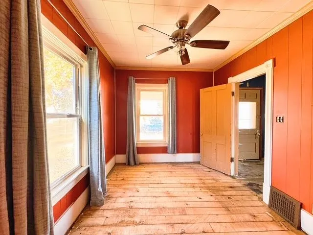 $89,000 | 1609 14th Avenue, Menominee, MI 49858