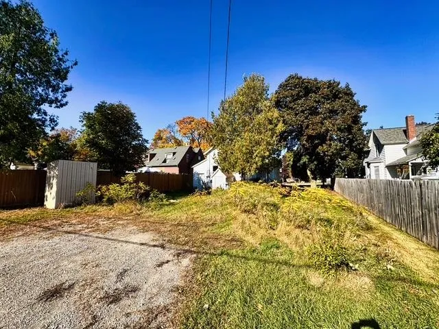 $89,000 | 1609 14th Avenue, Menominee, MI 49858