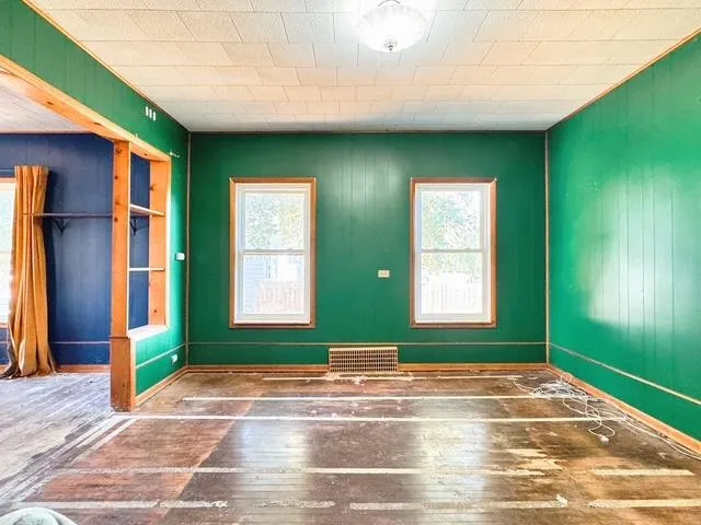 $89,000 | 1609 14th Avenue, Menominee, MI 49858