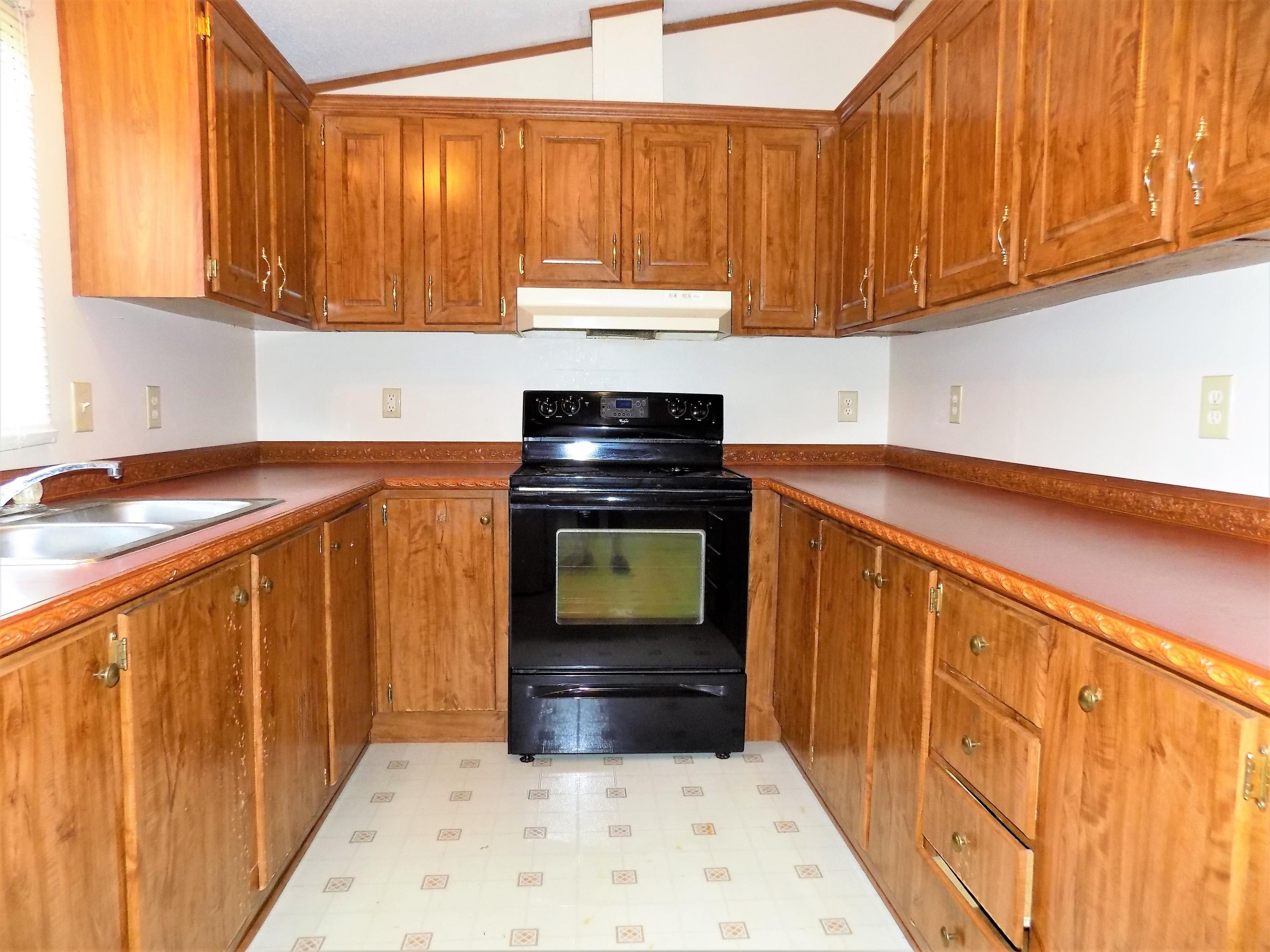 1135 Harbin Road Dandridge, TN 37725 - Photo 6 of 27 Kitchen