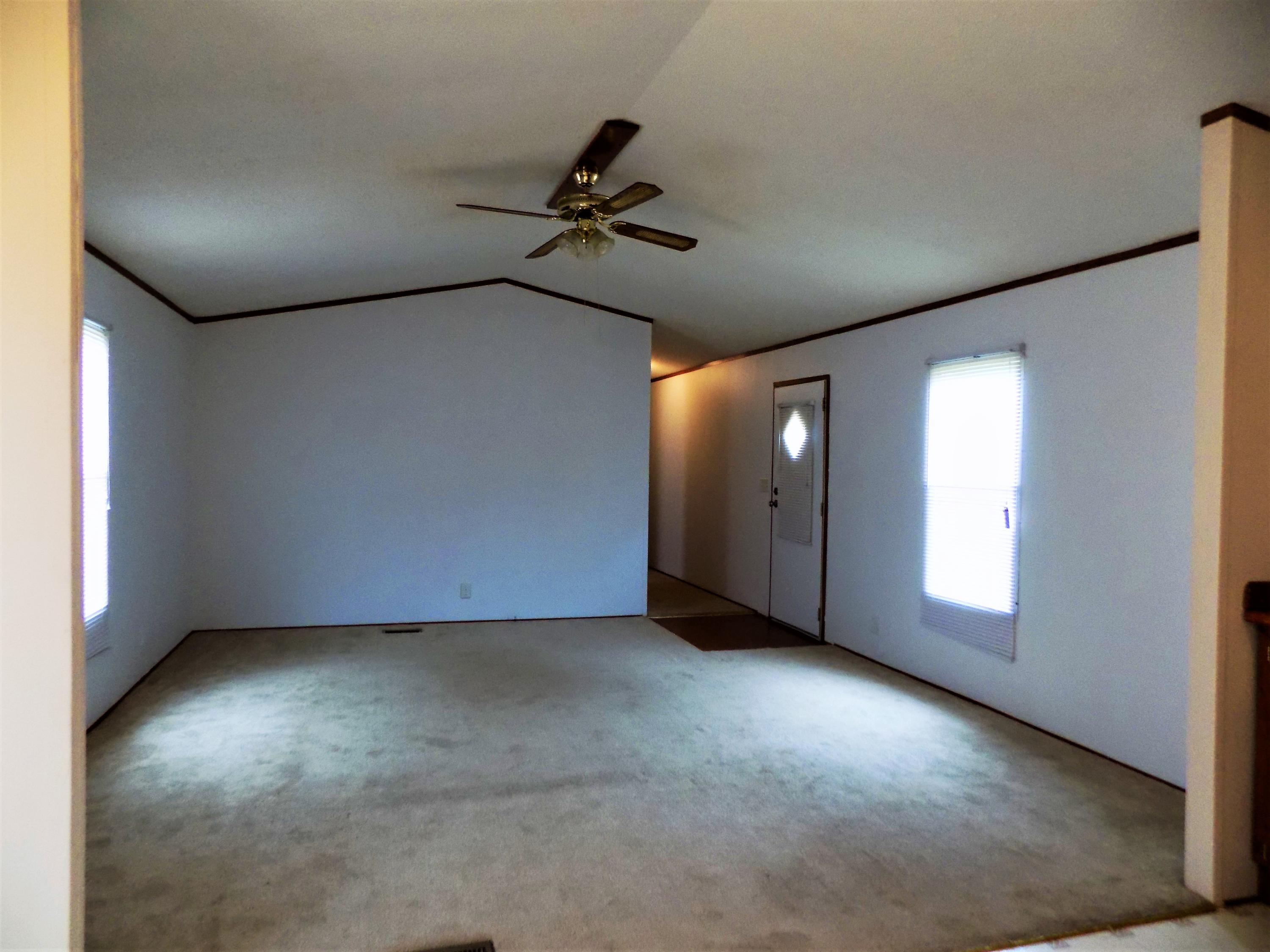 1135 Harbin Road Dandridge, TN 37725 - Photo 7 of 27 Living Room