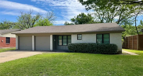 $2,400 | 1422 Nantucket Drive, Richardson, TX 75080