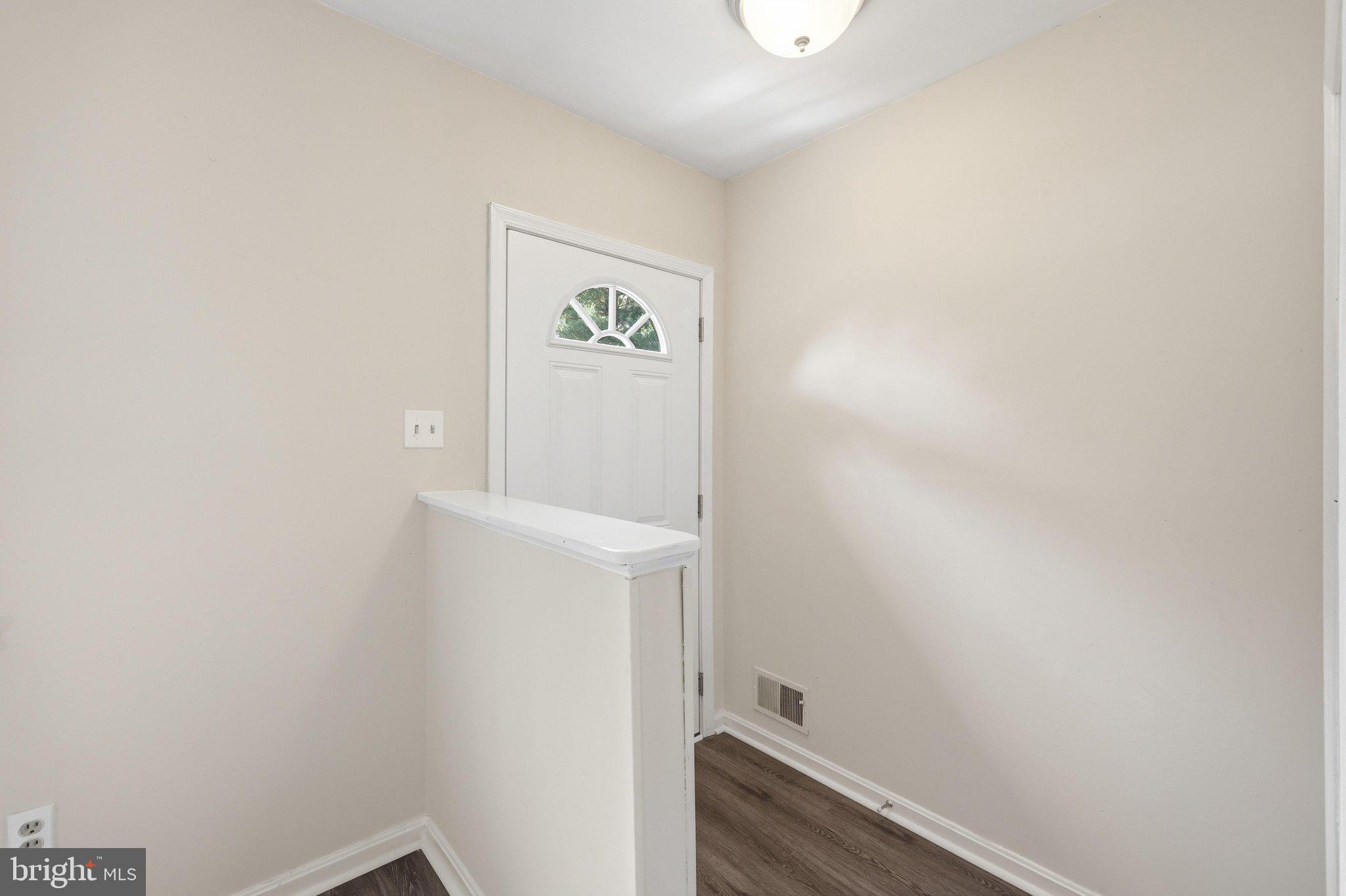 8215 Virginia Lane Frederick, MD 21704 - Photo 4 of 51 Foyer
