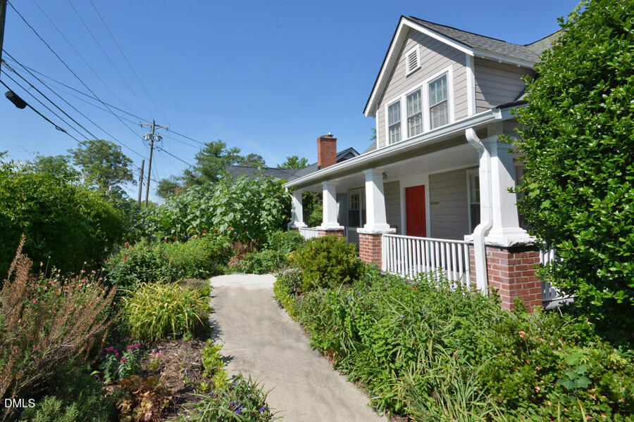 1814 Chapel Hill Road Durham, NC 27707 - Photo 3 of 33