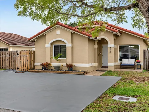 $3,800 | 7879 Northwest 193rd Terrace, Hialeah, FL 33015