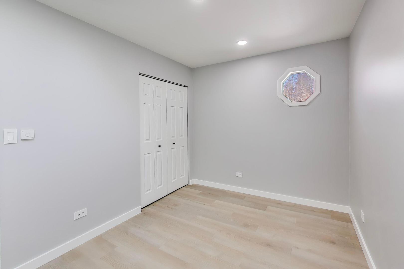 2N660 Valewood Road West Chicago, IL 60185 - Photo 12 of 21 Gallery Image 12