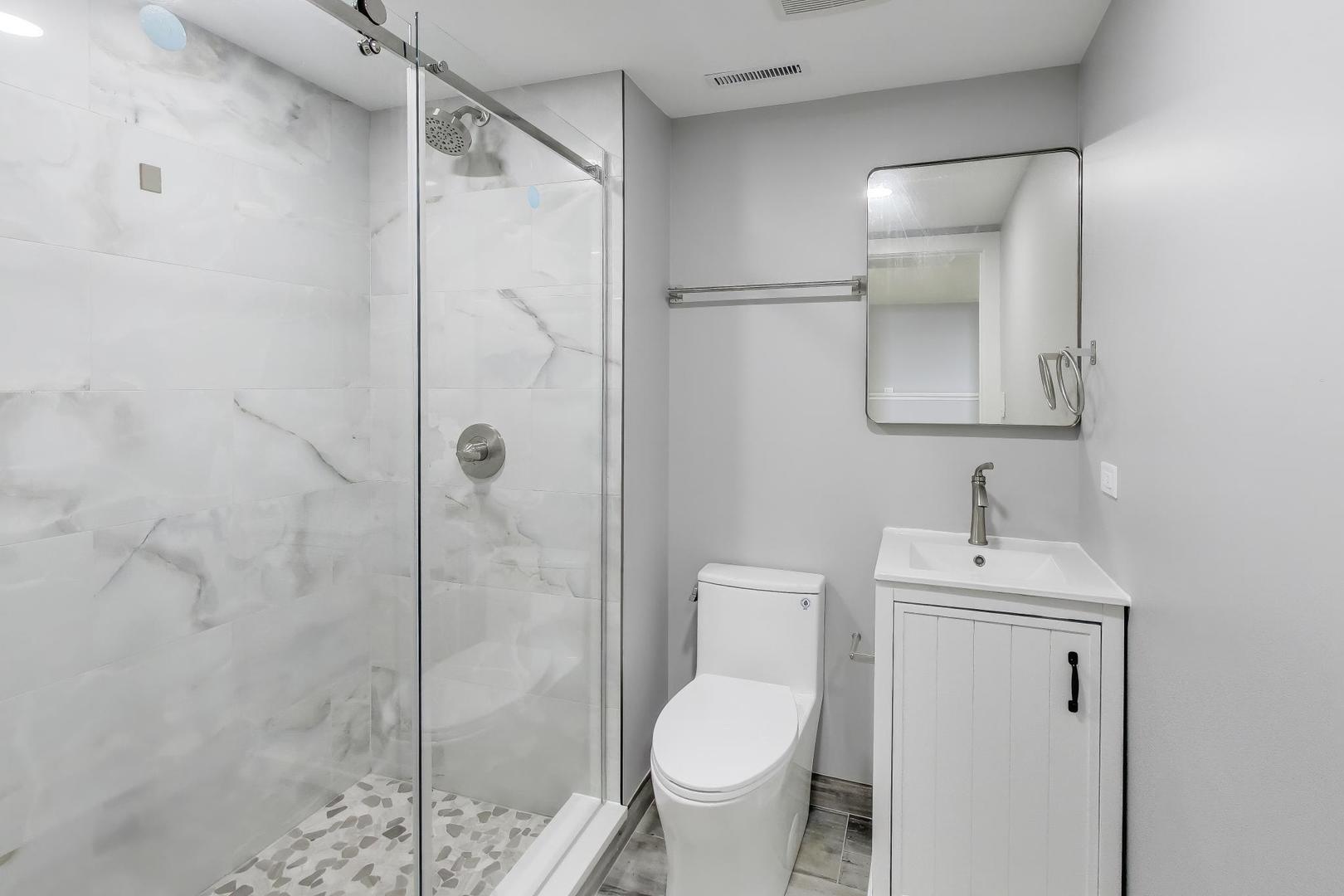 2N660 Valewood Road West Chicago, IL 60185 - Photo 16 of 21 Gallery Image 16