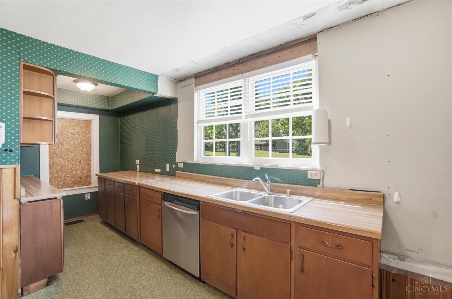 4628 Summerside Road Cincinnati, OH 45244 - Photo 16 of 91