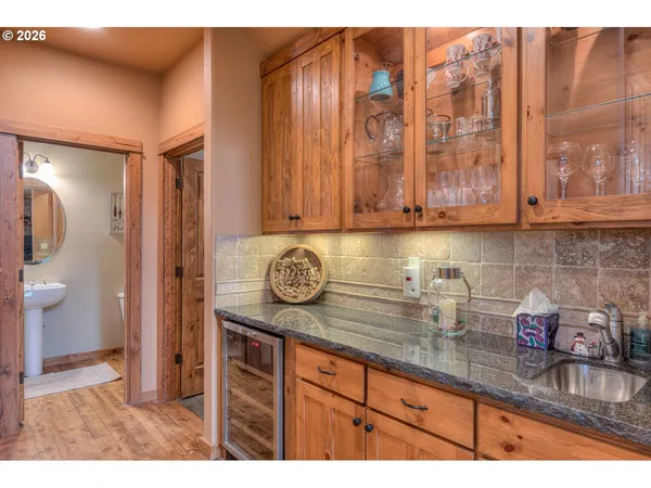 $1,290,000 | 56340 Solar Drive, Bend, OR 97707