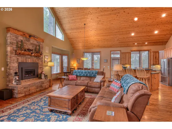 $1,290,000 | 56340 Solar Drive, Bend, OR 97707