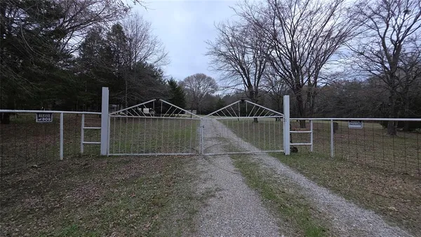 $499,000 | 528 County Road 1120, Ravenna, TX 75476