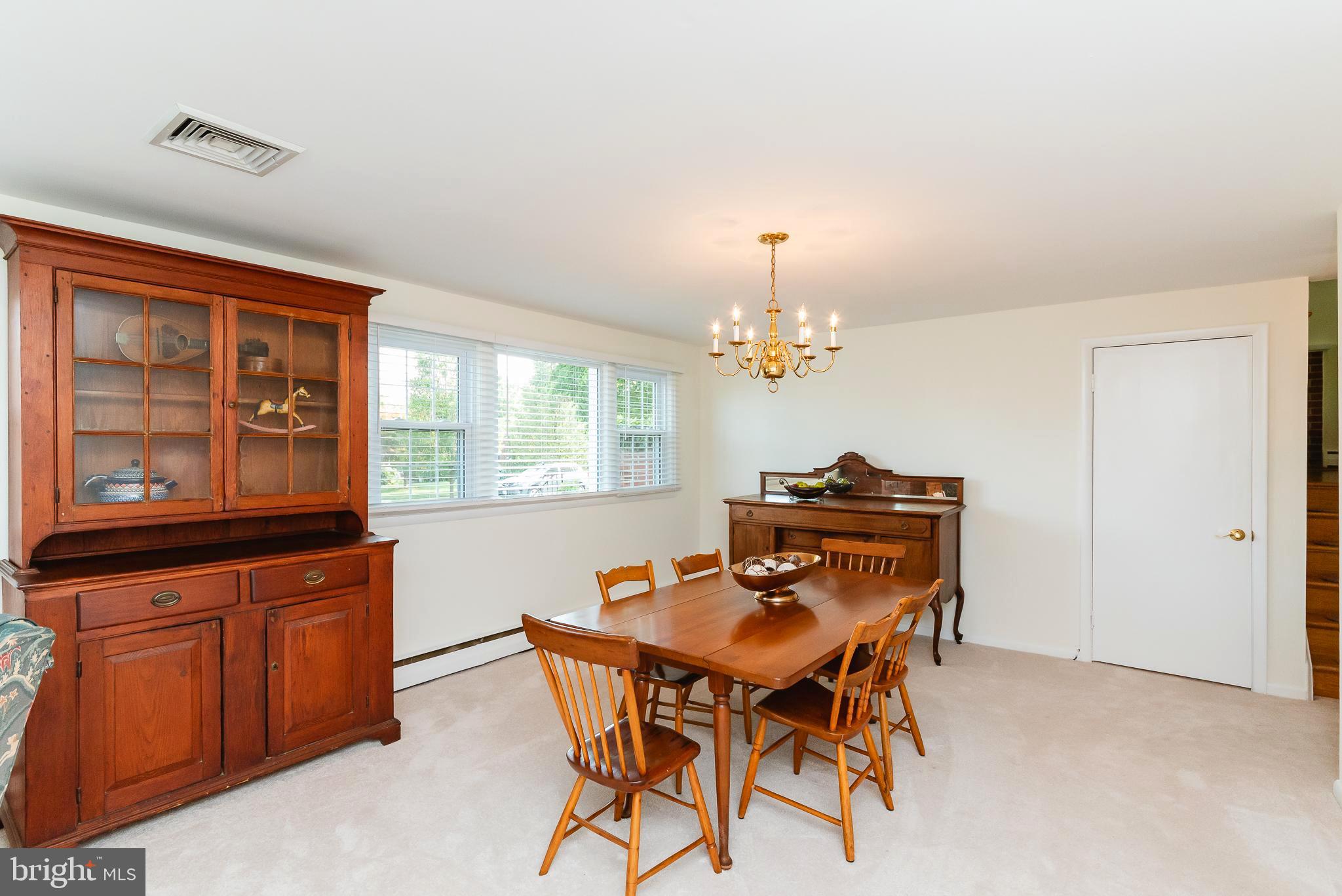 238 Coldbrook Road Lutherville-Timonium, MD 21093 - Photo 8 of 40 DINING AREA W/PLENTY OF SPACE
