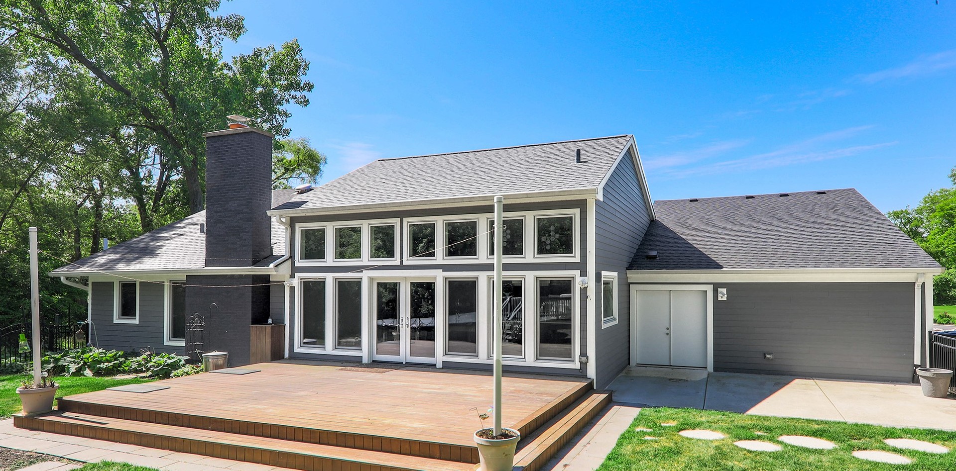 27W320 80th Street Naperville, IL 60565 - Photo 35 of 37 a view of a house with a balcony
