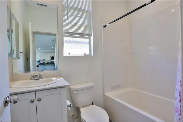 $4,300 | 84422 Calle Larriva, Coachella, CA 92236