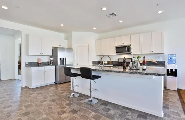 $4,300 | 84422 Calle Larriva, Coachella, CA 92236