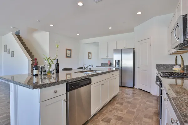 $3,980 | 84422 Calle Larriva, Coachella, CA 92236