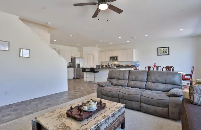 $4,300 | 84422 Calle Larriva, Coachella, CA 92236