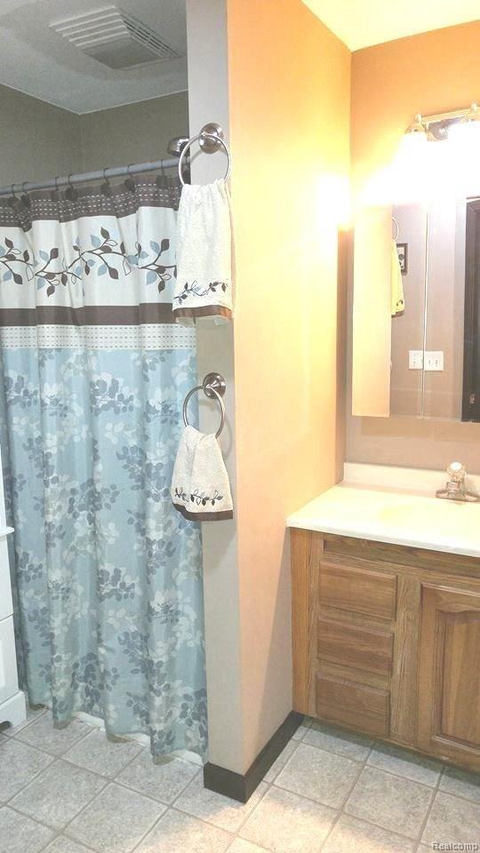 7121 Lapeer Road Davison, MI 48423 - Photo 17 of 31 12968525_10206200493512788_1111201852_n.jpg