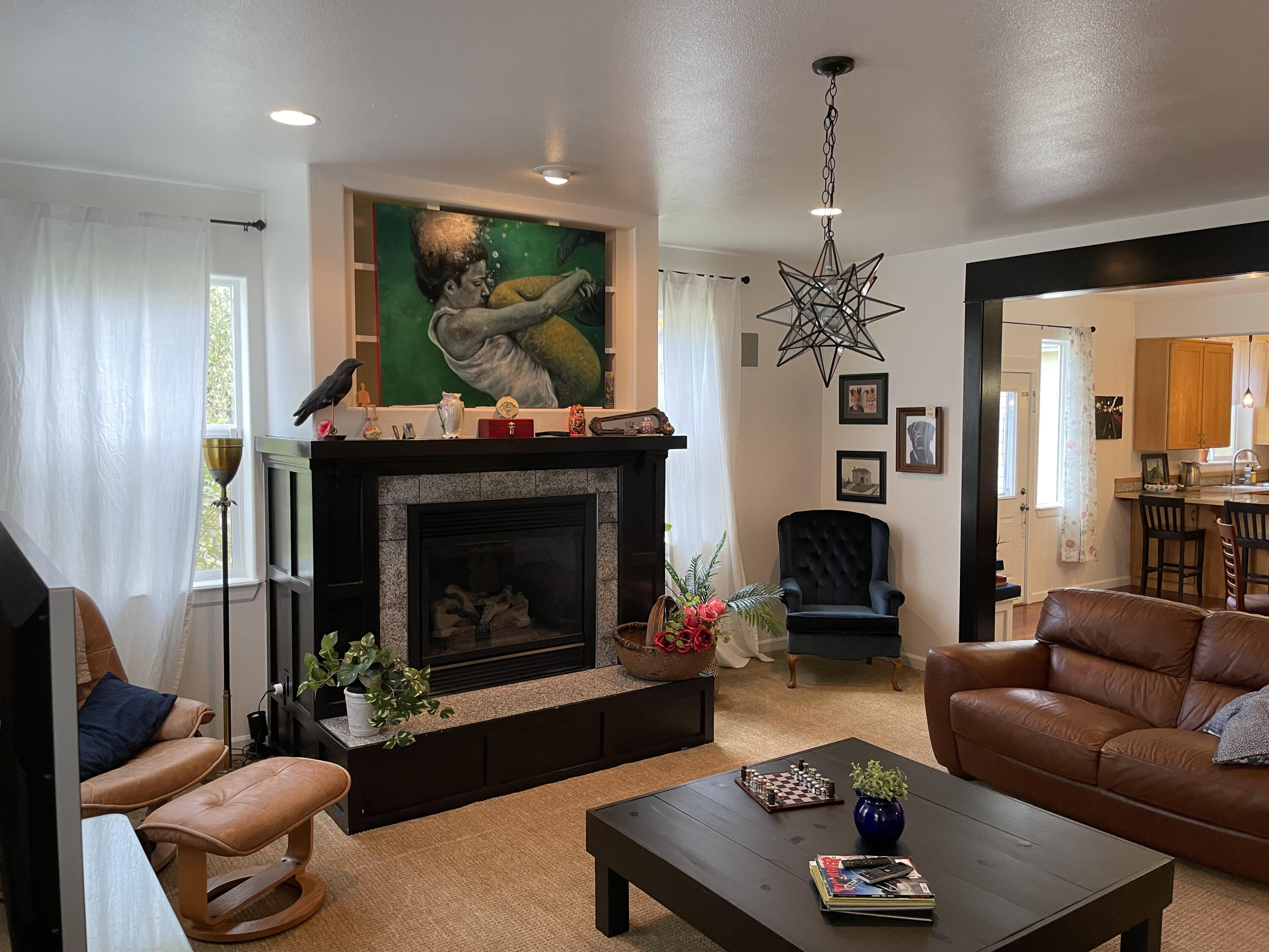 20922 Ridgewater Court Bend, OR 97702 - Photo 15 of 39 Main Living Area