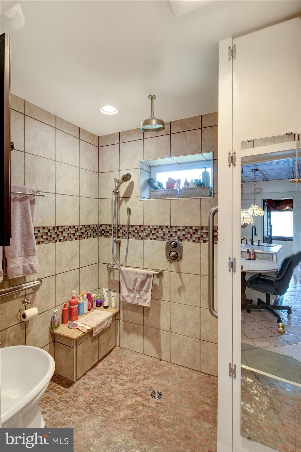 238 East Walnut Street Reading, PA 19607 - Photo 16 of 28 Bathroom
