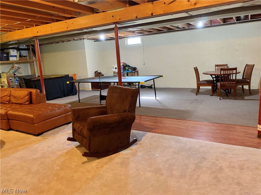 9553 Yoder Road Southwest Sugarcreek, OH 44681 - Photo 28 of 35 Gallery Image 28