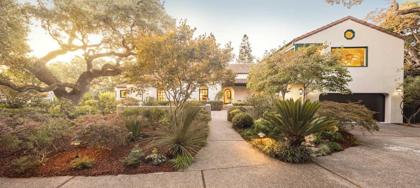 953 Roble Ridge Road Palo Alto, CA 94306 - Photo 2 of 50 a view of a pathway of a house