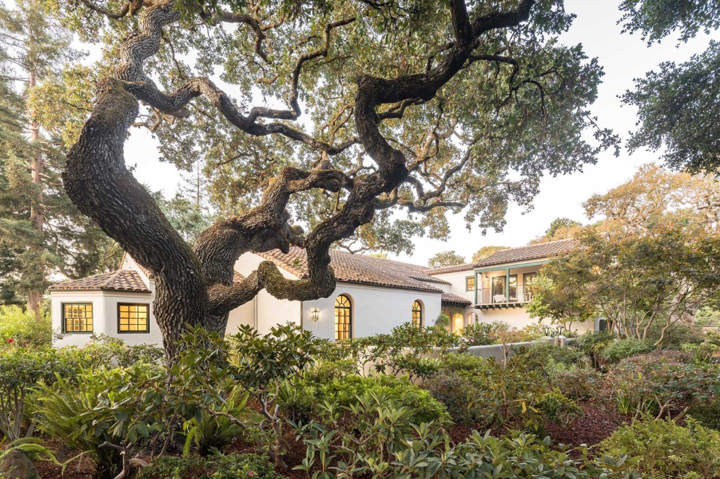 953 Roble Ridge Road Palo Alto, CA 94306 - Photo 5 of 50 a view of a house with a tree