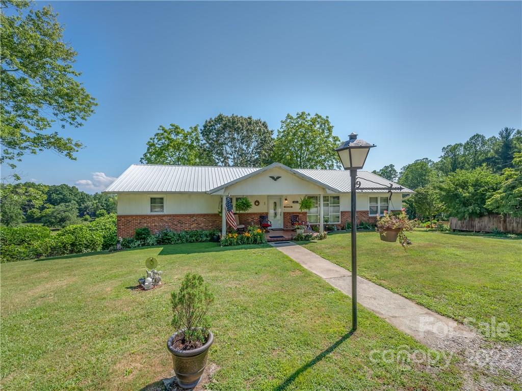 621 Roper Road Flat Rock, NC 28731 - Photo 1 of 24 Gallery Image 1