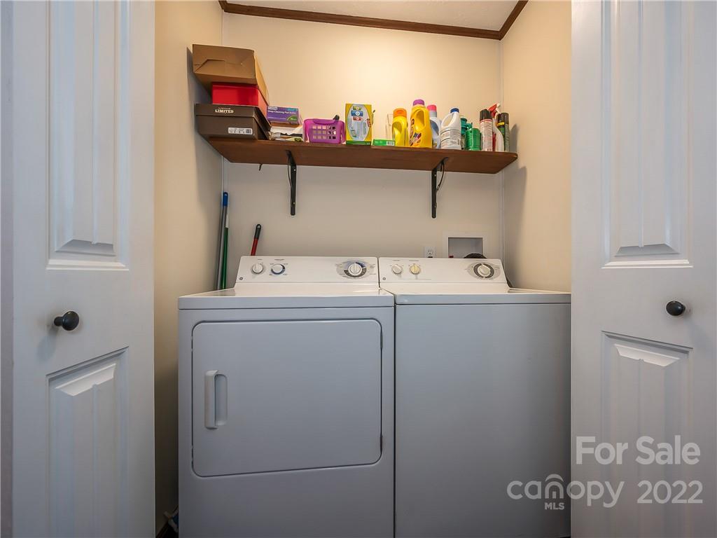 621 Roper Road Flat Rock, NC 28731 - Photo 14 of 24 Gallery Image 14