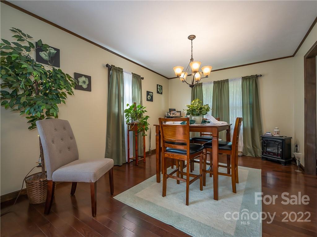 621 Roper Road Flat Rock, NC 28731 - Photo 7 of 24 Gallery Image 7