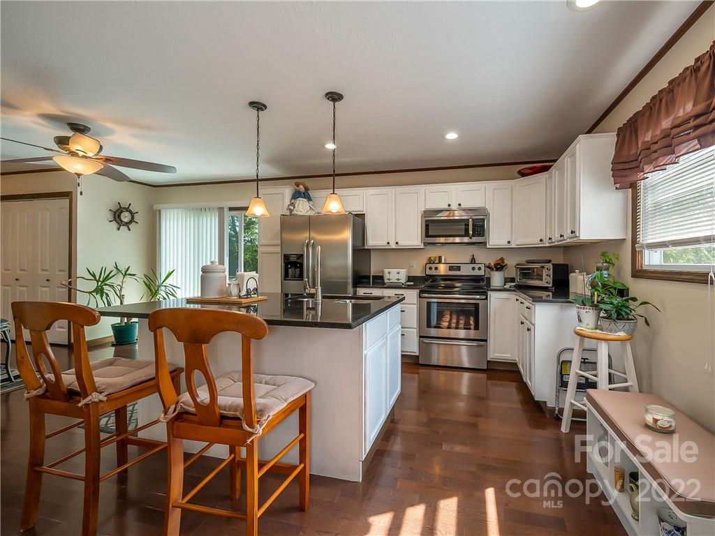 621 Roper Road Flat Rock, NC 28731 - Photo 10 of 24 Gallery Image 10