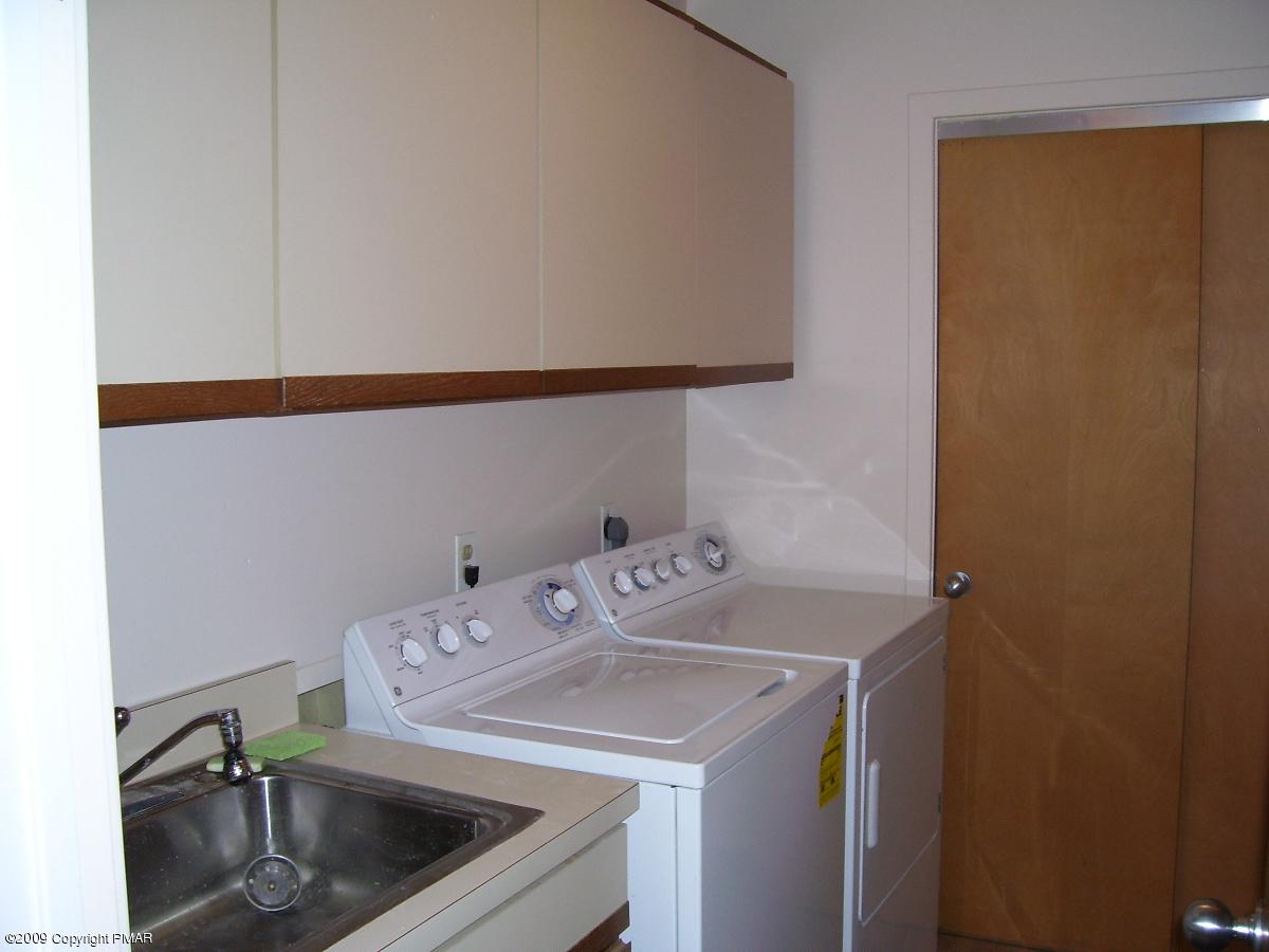 15 Rhododendron Trail Jim Thorpe, PA 18229 - Photo 15 of 18 Laundry