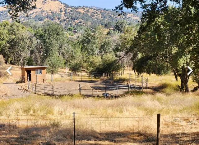 $390,000 | 32434 Lockwood Lane, Prather, CA 93651