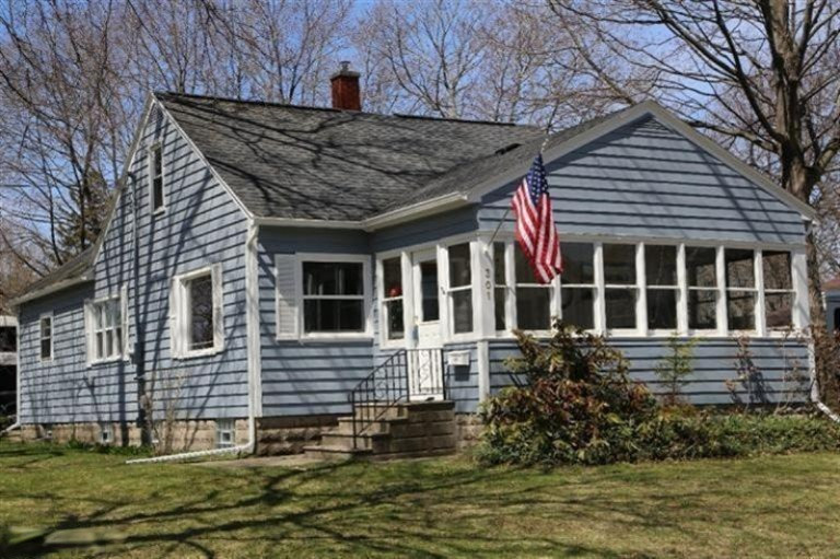 301 North Division Street Spring Lake, MI 49456 - Photo 1 of 22 Primary Photo
