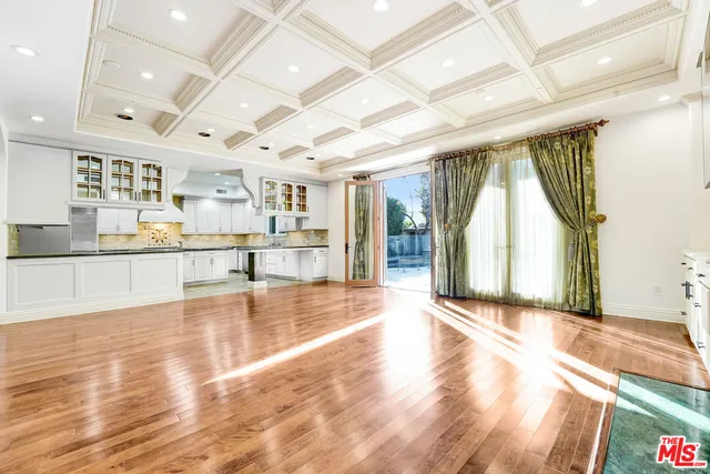 $17,000 | 219 South Willaman Drive, Beverly Hills, CA 90211