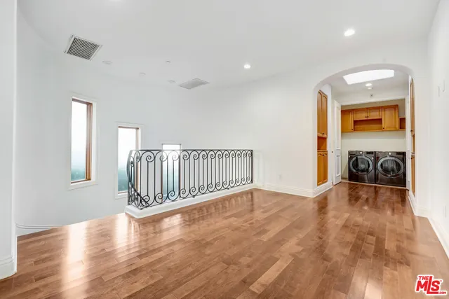 $17,000 | 219 South Willaman Drive, Beverly Hills, CA 90211