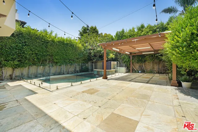 $17,000 | 219 South Willaman Drive, Beverly Hills, CA 90211