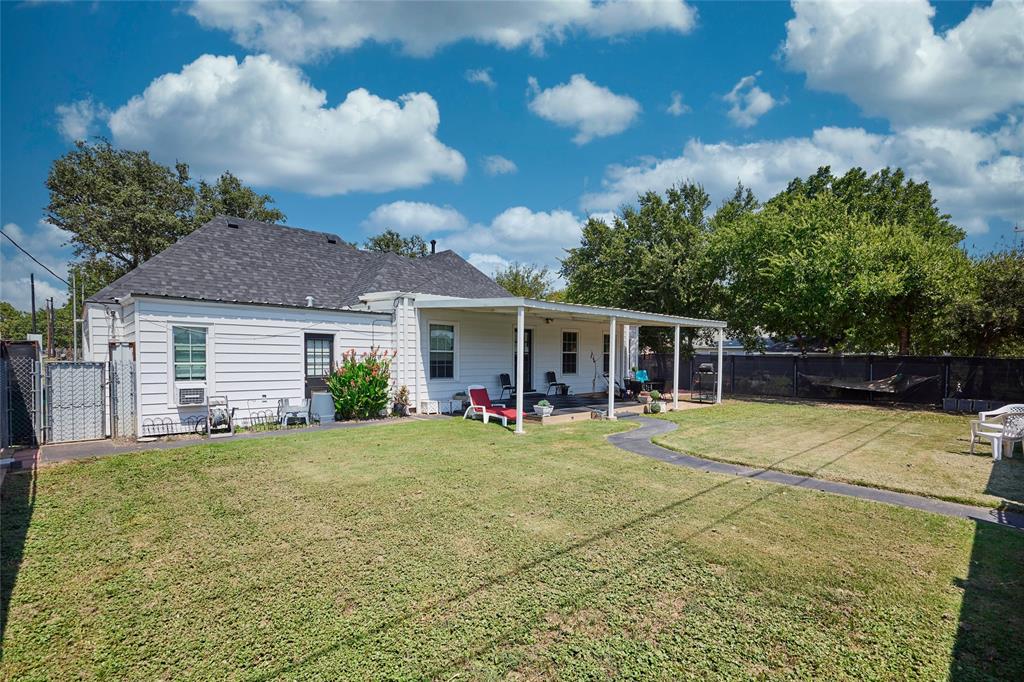 811 West Main Street Olney, TX 76374 - Photo 40 of 40 a view of a house with backyard and sitting area
