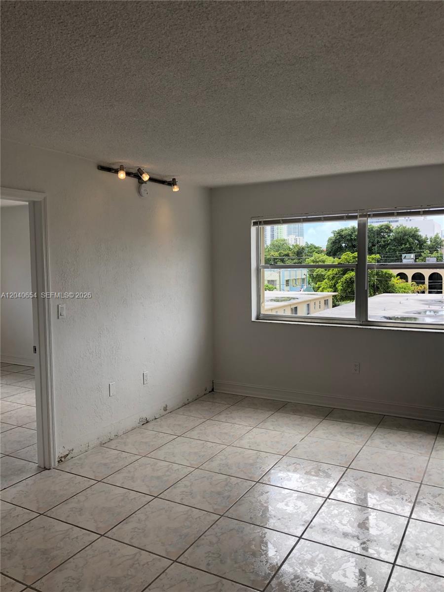 444 Southwest 4th Street, Unit 404 Miami, FL 33130 - Photo 6 of 25
