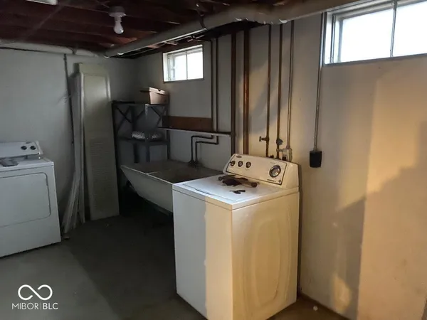 $1,950 | 8065 Hoover Lane, Indianapolis, IN 46260