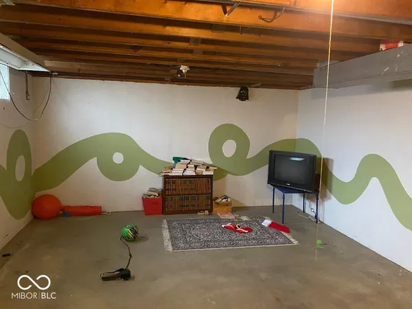 $1,950 | 8065 Hoover Lane, Indianapolis, IN 46260