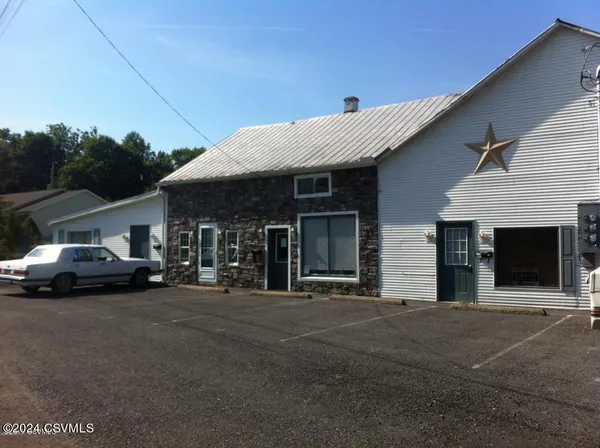 $900 | 203 North 4th Street, Unit 3, Mifflinburg, PA 17844