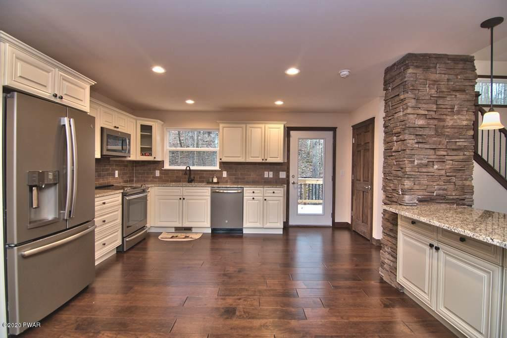 269 West Lakeview Road Lackawaxen, PA 18435 - Photo 14 of 88